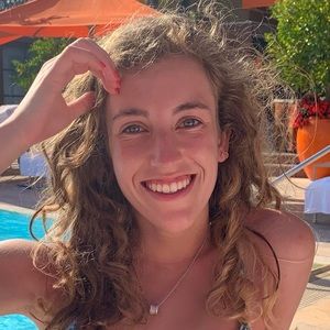 Meet your Posher, Christiana